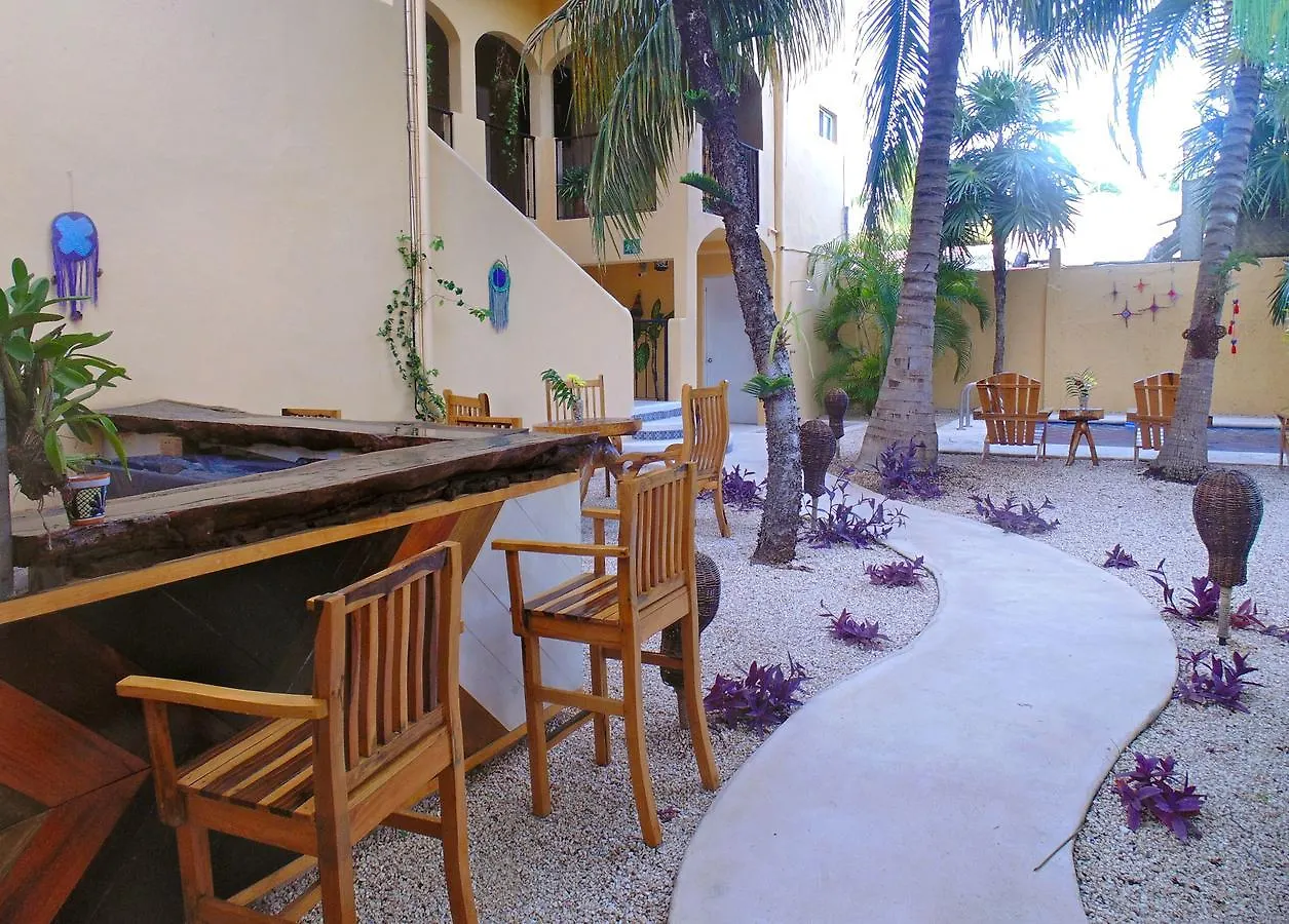 تولوم Art Hotel