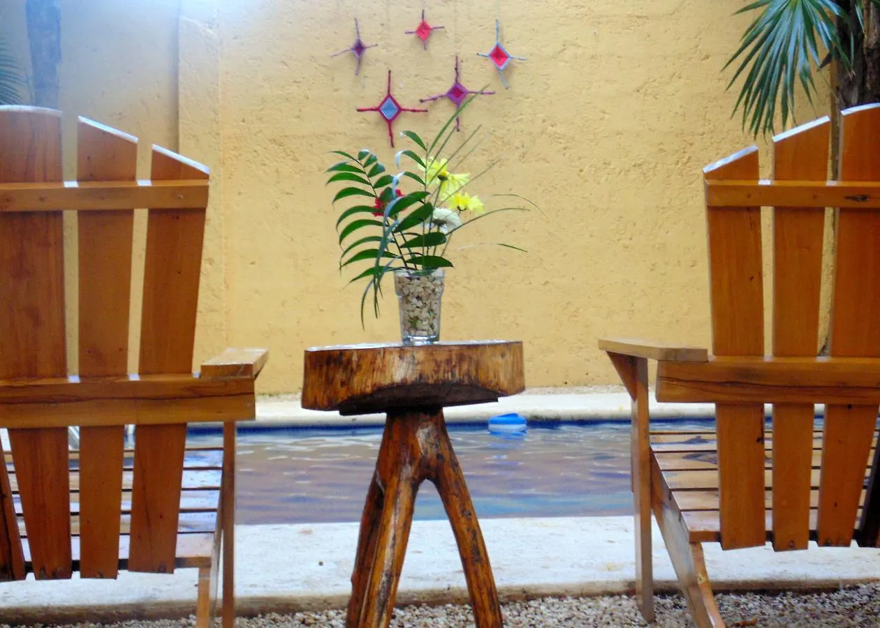 تولوم Art Hotel 0*,