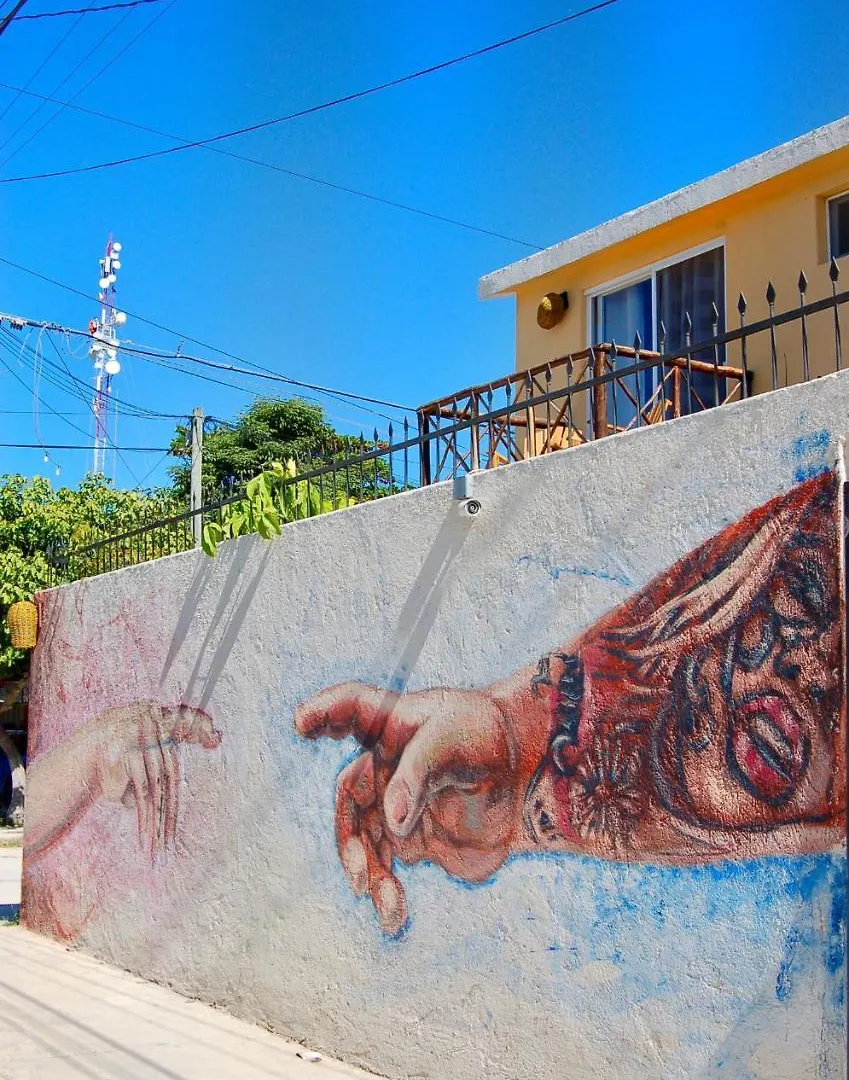 تولوم Art Hotel